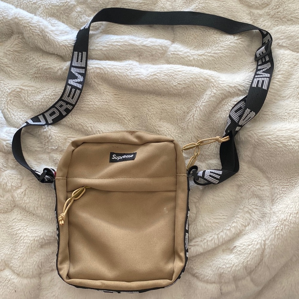 MENS SUPREME  SS18 TAN CROSS BODY BAG SHIPS IMMEDIATELY ‼️‼️‼️